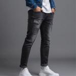 Distressed Straight Fit Jeans